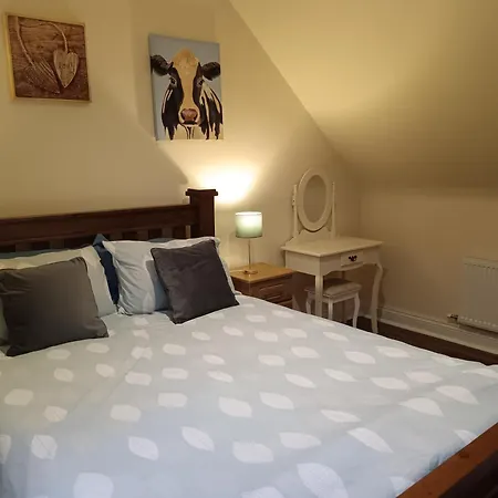 Victoria's Countryside Apartment *